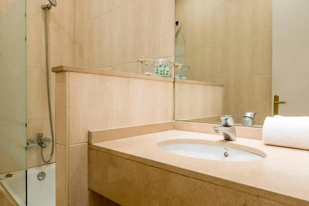 Bebarceloner Poble Nou Apartaments - 2 Bedroom 0*, Barcelona Espanha